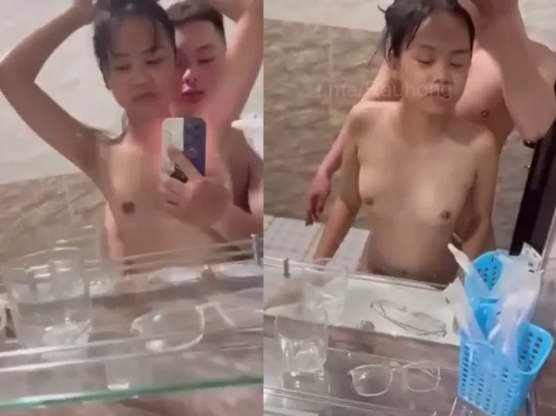Nhỏ nhắn em cùng anh người yêu xoạc trước gương quay kỉ niệm